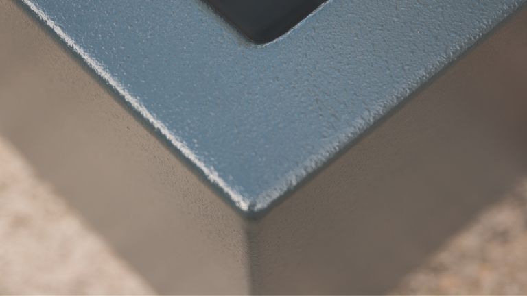 Beispiel Metalloberfläche: Edelstahl farbbeschichtet