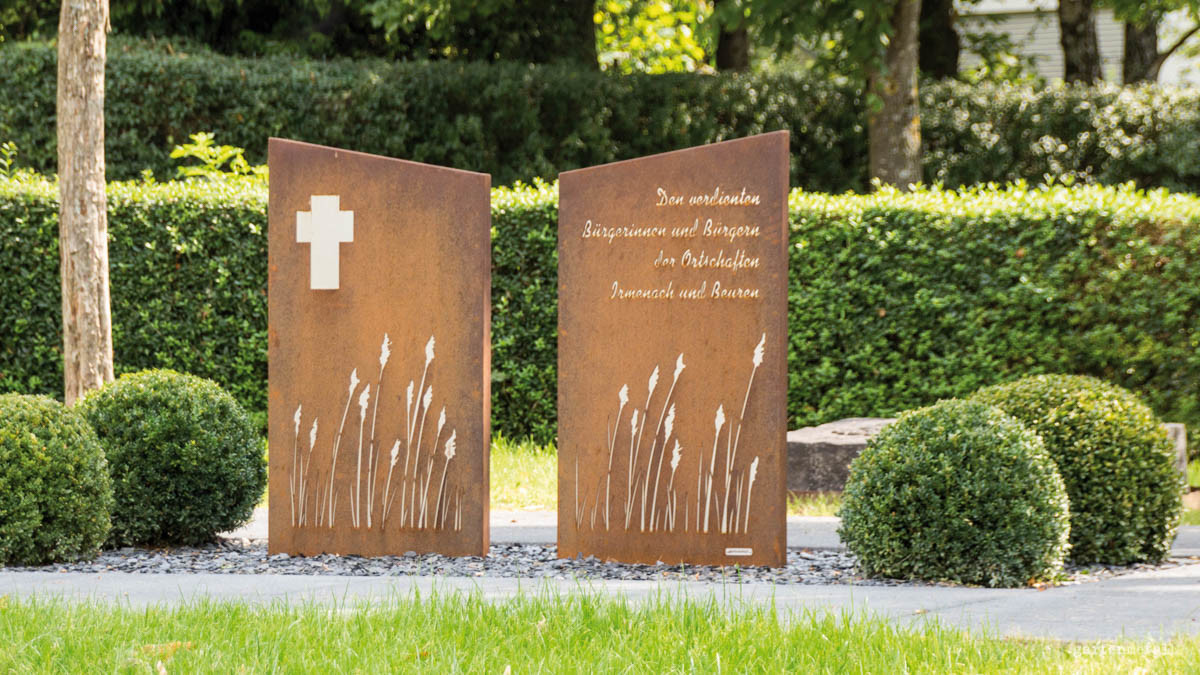 Gedenkstelen als Sonderanfertigung, z.B. für Friedhöfe